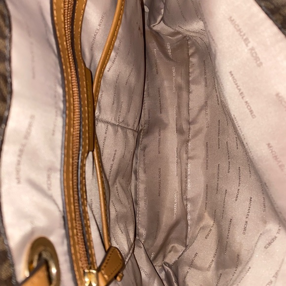 ✰ Like New Michael Kors MK Brown Jet Set Tote ✰ - Picture 3 of 8